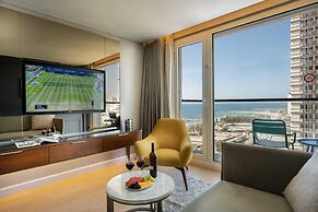 Crowne Plaza Tel Aviv Beach by IHG