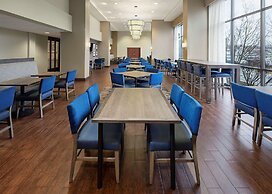Hampton Inn & Suites Alexandria Old Town Area South