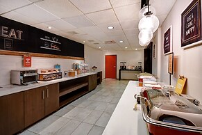 Hampton Inn & Suites Alexandria Old Town Area South