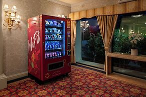 Carlyle Hotel
