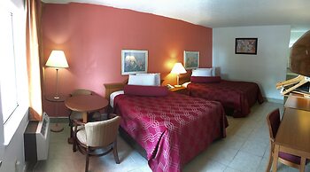 Econo Lodge North