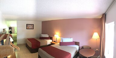 Econo Lodge North