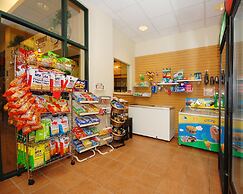 Quality Suites Lake Wright - Norfolk Airport