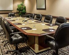 Quality Suites Lake Wright - Norfolk Airport