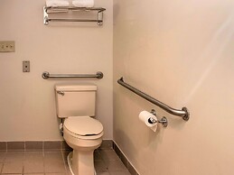 Quality Suites Lake Wright - Norfolk Airport