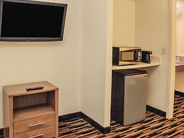 Quality Suites Lake Wright - Norfolk Airport