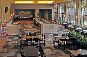 Quality Suites Lake Wright - Norfolk Airport