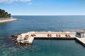 Le Meridien Beach Plaza