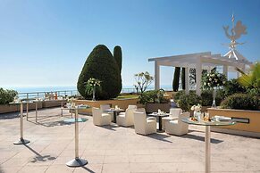 Le Meridien Beach Plaza