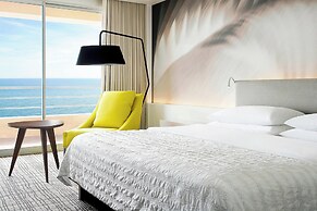Le Meridien Beach Plaza