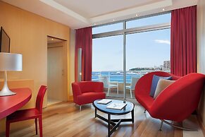 Le Meridien Beach Plaza