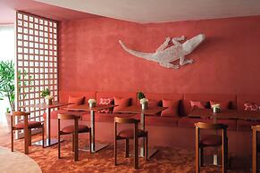 Le Meridien Beach Plaza