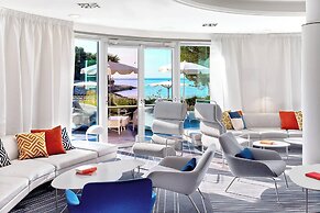 Le Meridien Beach Plaza