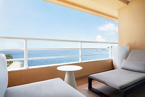 Le Meridien Beach Plaza