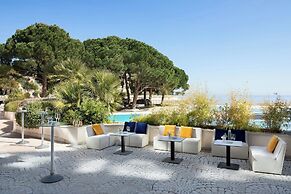 Le Meridien Beach Plaza