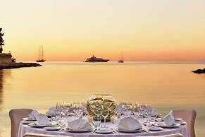 Le Meridien Beach Plaza