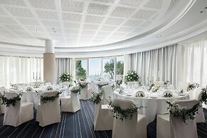 Le Meridien Beach Plaza
