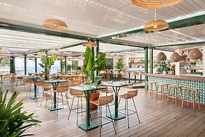 Le Meridien Beach Plaza