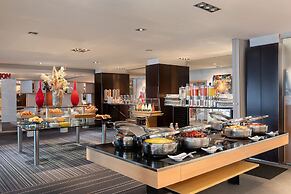 Le Meridien Beach Plaza
