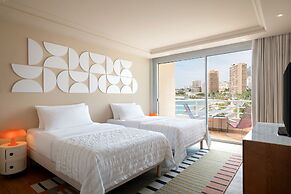Le Meridien Beach Plaza