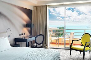 Le Meridien Beach Plaza