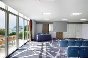 Le Meridien Beach Plaza