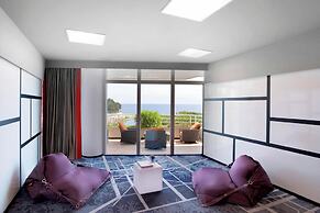 Le Meridien Beach Plaza