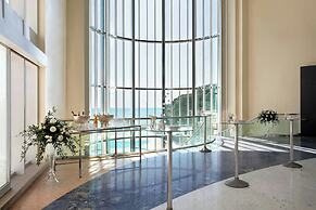 Le Meridien Beach Plaza