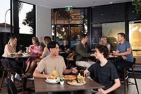 Crowne Plaza Surfers Paradise by IHG