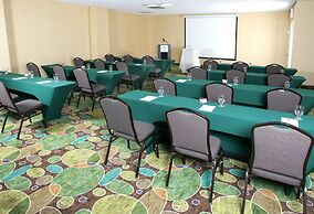 Holiday Inn Westbury - Long Island by IHG