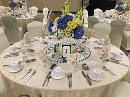 Holiday Inn Westbury - Long Island by IHG