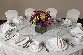 Holiday Inn Westbury - Long Island by IHG