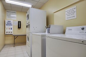 Holiday Inn Westbury - Long Island by IHG