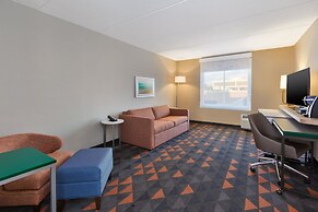 Holiday Inn Westbury - Long Island by IHG