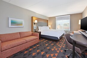 Holiday Inn Westbury - Long Island by IHG