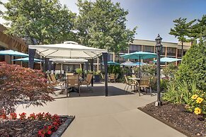 Holiday Inn Westbury - Long Island by IHG