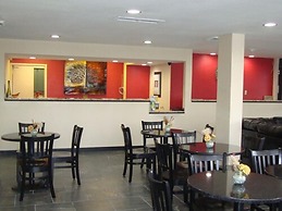 Econo Lodge Inn & Suites