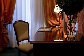 Marcella Royal Hotel - Rooftop Garden