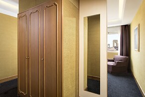 Marcella Royal Hotel - Rooftop Garden