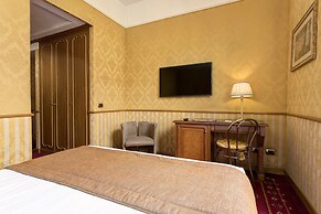 Marcella Royal Hotel - Rooftop Garden