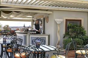 Marcella Royal Hotel - Rooftop Garden