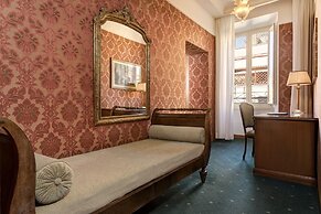 Marcella Royal Hotel - Rooftop Garden