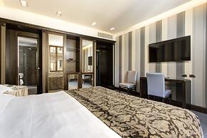 Marcella Royal Hotel - Rooftop Garden