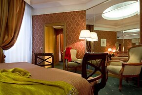 Marcella Royal Hotel - Rooftop Garden