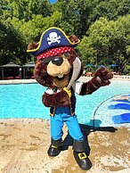 Country Cascades Waterpark Resort