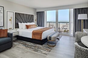 Cirque St. Armands Beachside