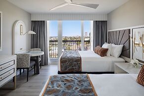 Cirque St. Armands Beachside