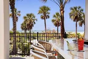 Cirque St. Armands Beachside