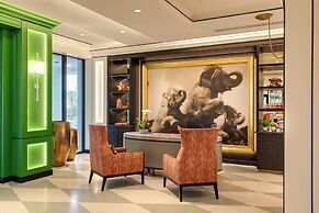 Cirque St. Armands Beachside