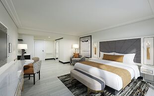 Cirque St. Armands Beachside